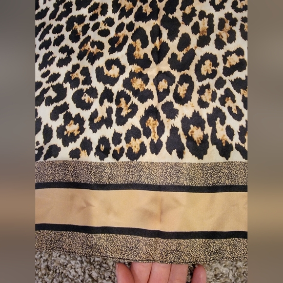 Leopard print scarf - Picture 7 of 10
